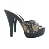 ZOCCOLI CON FASCIA IN PELLE...