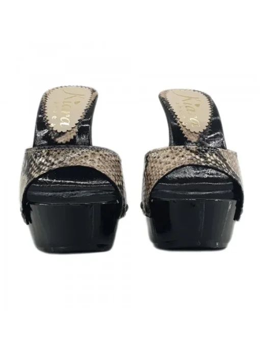 ZOCCOLI CON FASCIA IN PELLE...