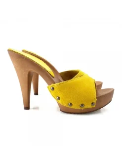 ZOCCOLI IN CAMOSCIO GIALLO...