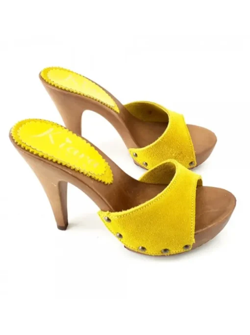 ZOCCOLI IN CAMOSCIO GIALLO...