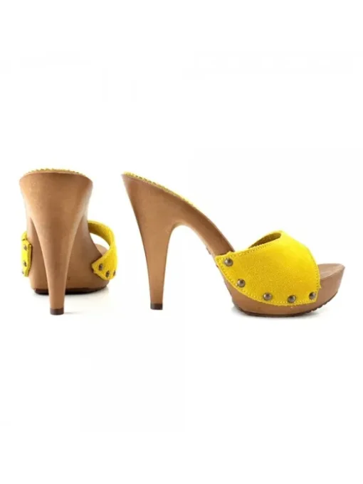 ZOCCOLI IN CAMOSCIO GIALLO...
