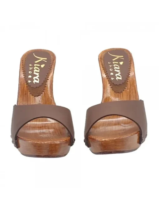 ZOCCOLI IN PELLE MARRONE...