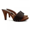 ZOCCOLO CON FASCIA IN PELLE...