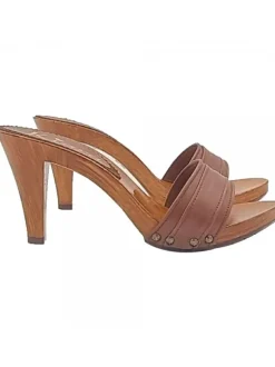 ZOCCOLO CON FASCIA IN PELLE...