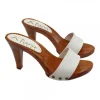 ZOCCOLO CON FASCIA IN PELLE...