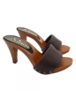 ZOCCOLO CON FASCIA IN PELLE...