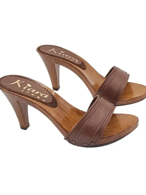 ZOCCOLO CON FASCIA IN PELLE...