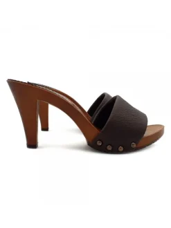 ZOCCOLO CON FASCIA IN PELLE...