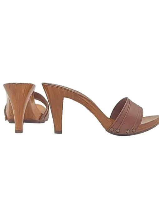 ZOCCOLO CON FASCIA IN PELLE...